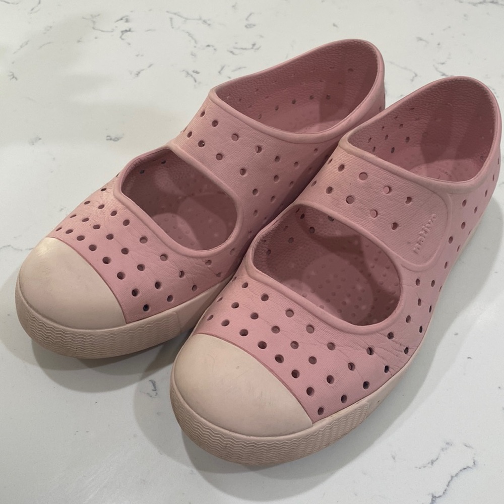 Girls Natives Size 2